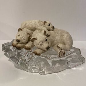 Vintage House of Lloyd Polar Bear Family on Ice Figurine 1995 – Retro Resin Deco